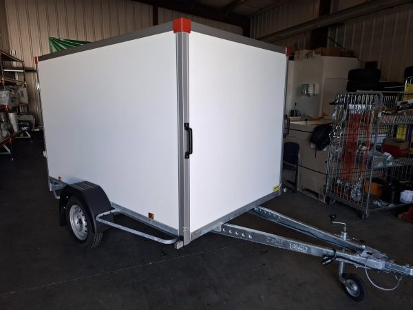 power trailer gesloten enkelasser