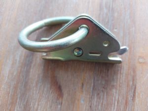 Bindfitting voor ladingvastzetrail