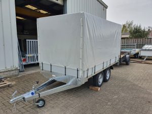 BW plateauwagen met huif