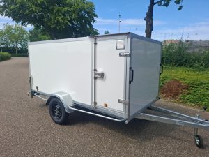 Power Trailer gesloten enkelasser 300x150